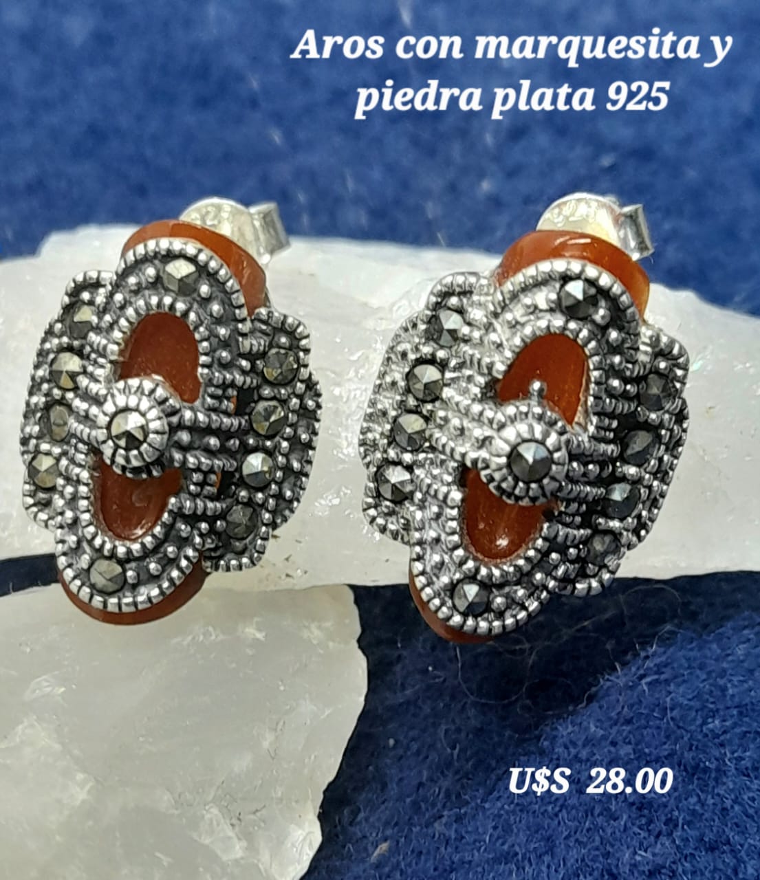 Aros con Marquesita y piedra roja plata 925.